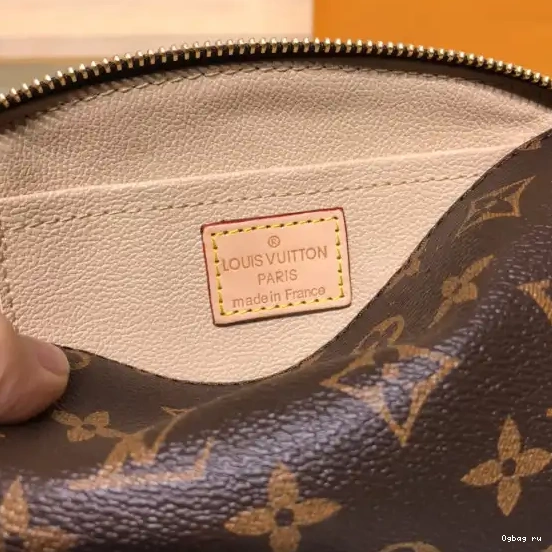 COSMETIC VUITTON LOUIS POUCH 0606